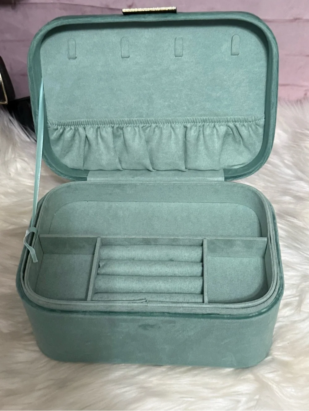 Velvet Jewelry Organizer Box in Mint Green - Compact Travel Case